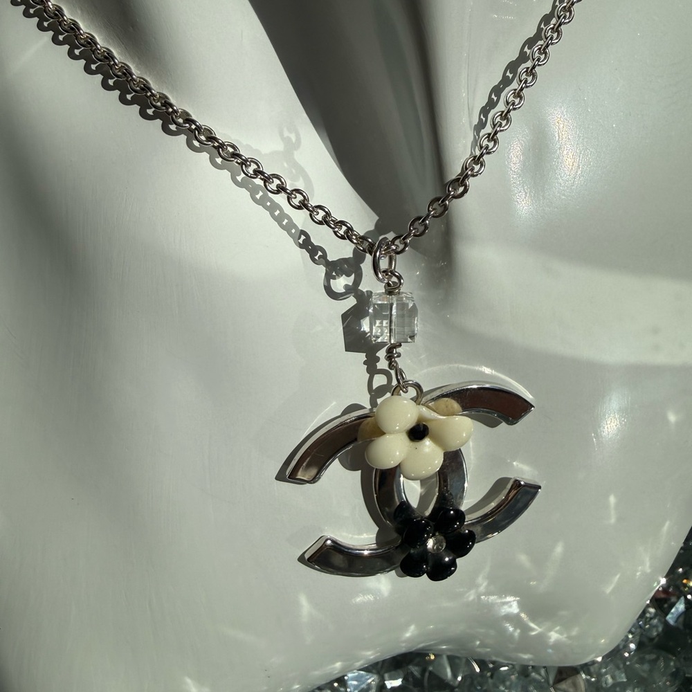 CHANEL Silver and Black Pendant Necklace - Picture 3 of 9